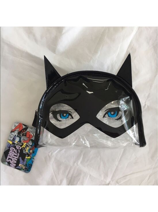London Soho Handbags - 𝅺LONDON Soho's BATGIRL zippered makeup bag.